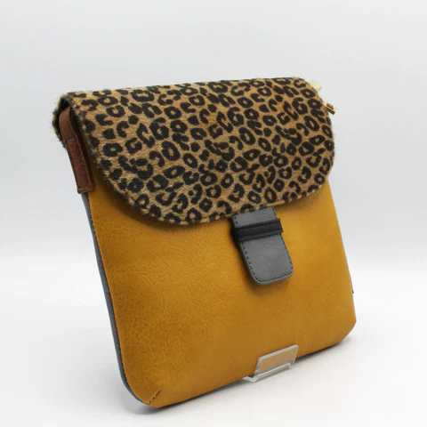 VALICLUD 1pc Wallet Cosmetic Bag Change Purse Girl Makeup Kit Organizer  Bags for Travel Cell Phone Purse Holder Fuzzy Purse Leopard Print Clutch  Purse Storage Pouch Girl Bag Portable : Amazon.co.uk: Fashion